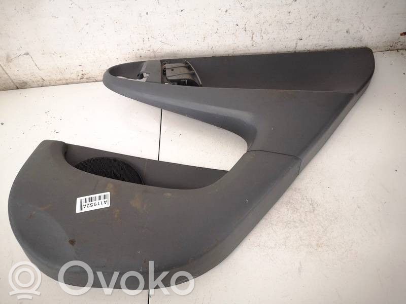 Toyota Aygo AB10 Apšuvums aizmugurējām durvīm 