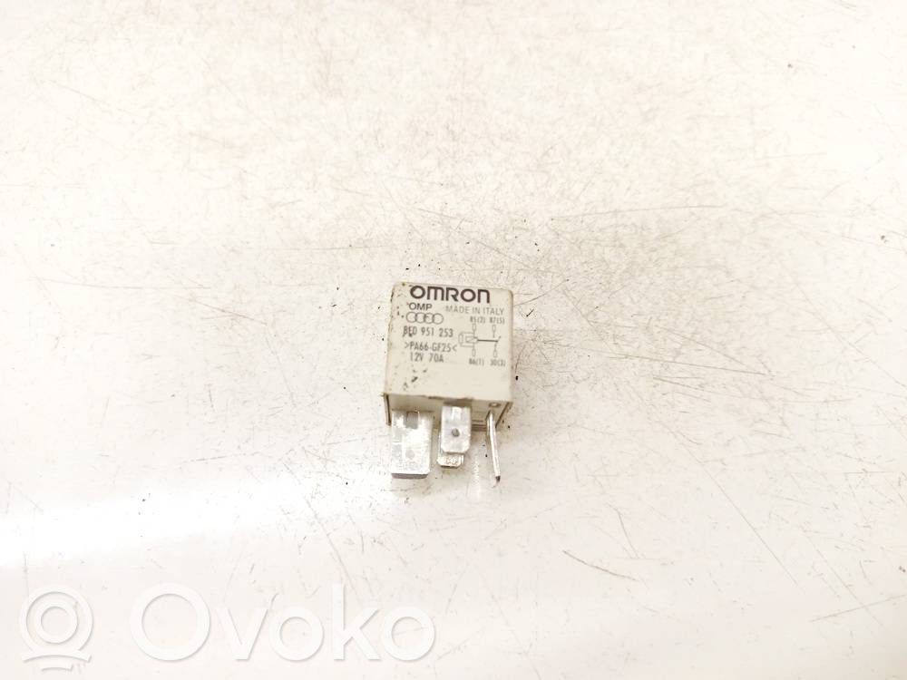 Audi A4 S4 B7 8E 8H Muu rele 