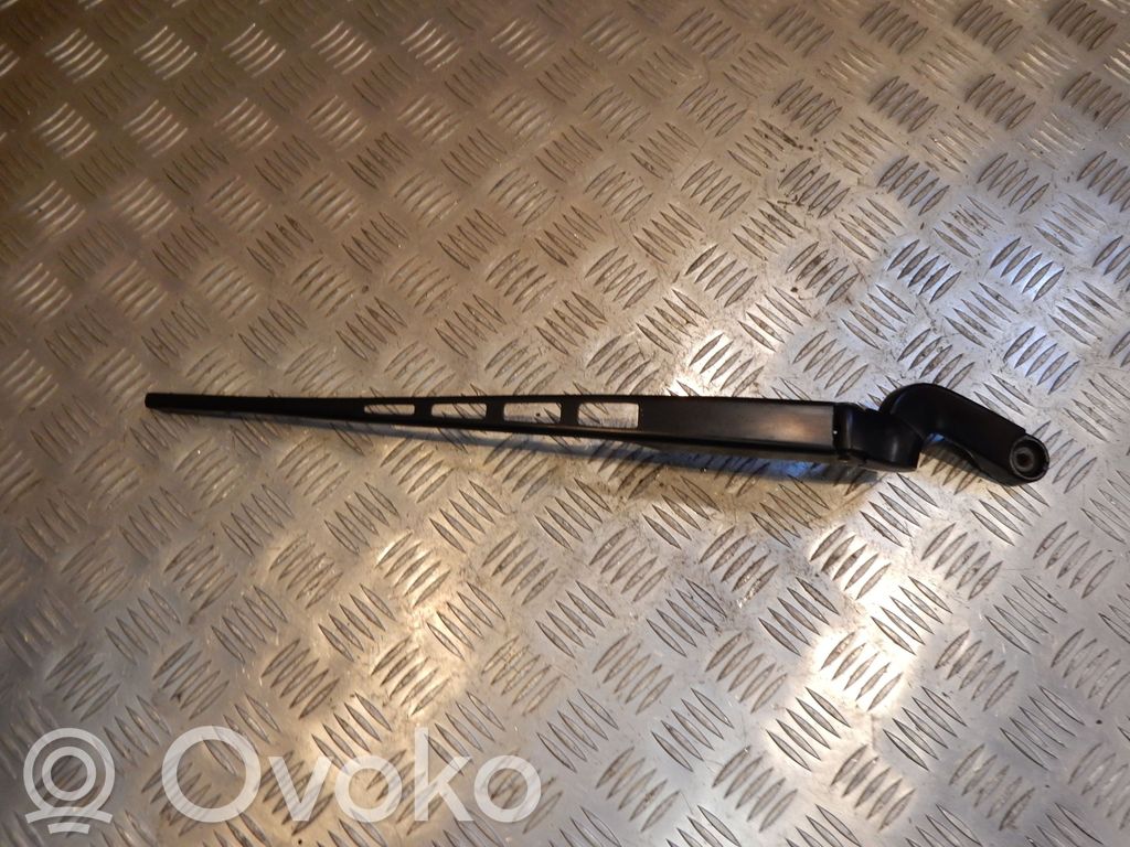 Audi A6 S6 C6 4F Ramię wycieraczki szyby przedniej / czołowej 
