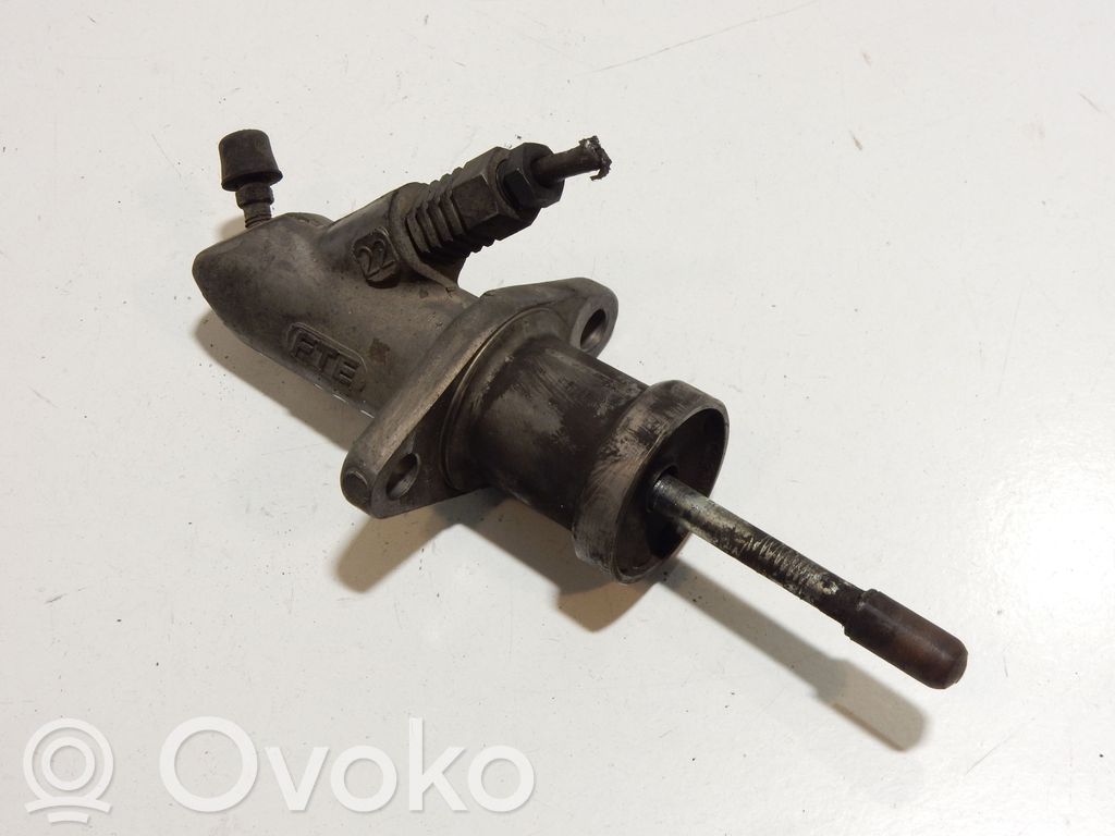 BMW 5 E60 E61 Kytkimen apusylinteri 
