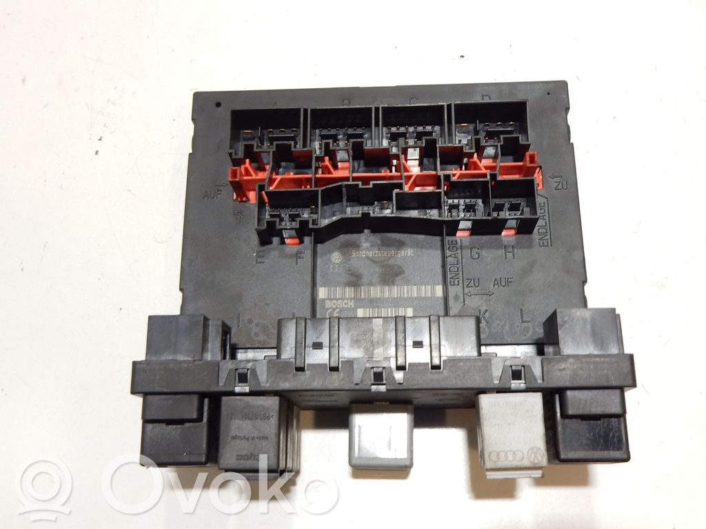 Volkswagen PASSAT B6 Módulo de fusible 