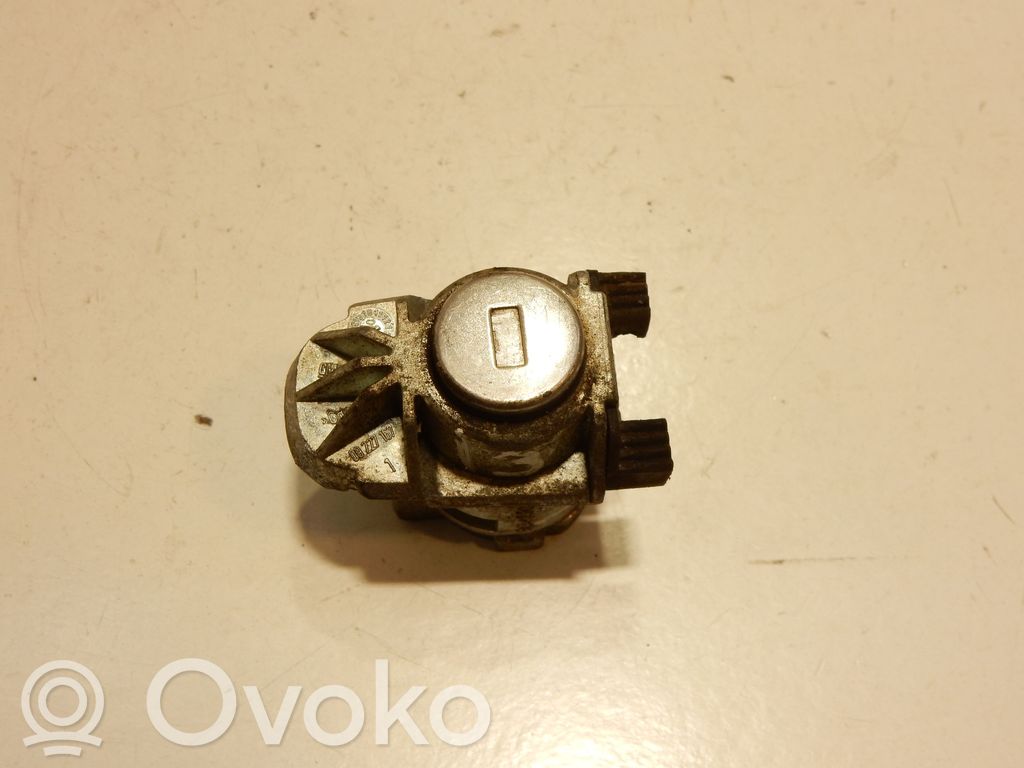 Opel Vectra C Wkładka zamka drzwi przednich 