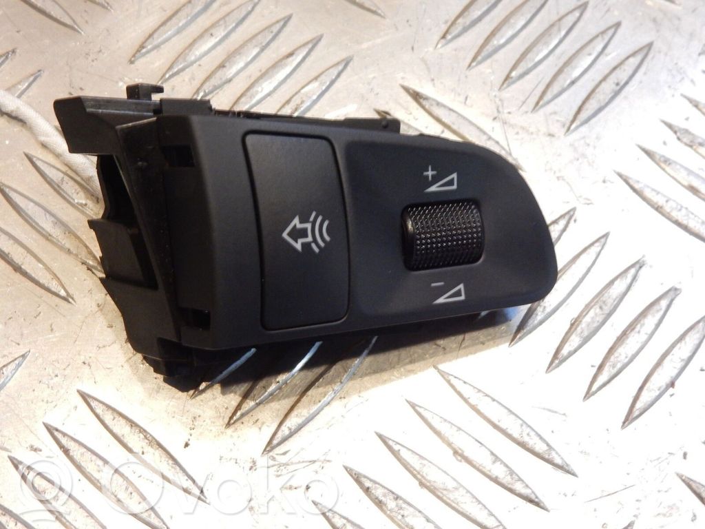 Audi A6 S6 C6 4F Steering wheel buttons/switches 