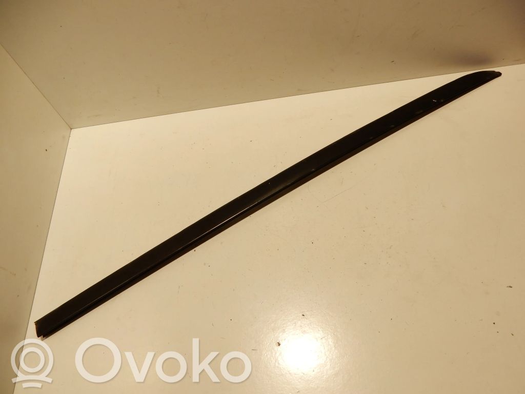 Listwa szyby czołowej / przedniej   7045448,6392