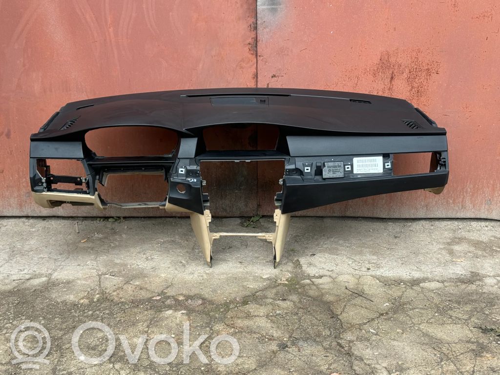 BMW 5 E60 E61 Dashboard 