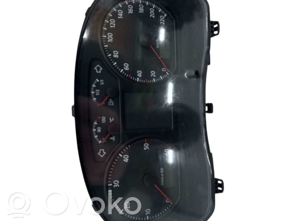 Volkswagen Polo IV 9N3 Licznik / Prędkościomierz 