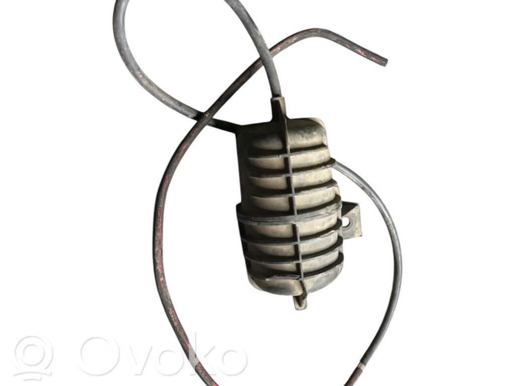 BMW 7 E65 E66 Vacuum air tank 