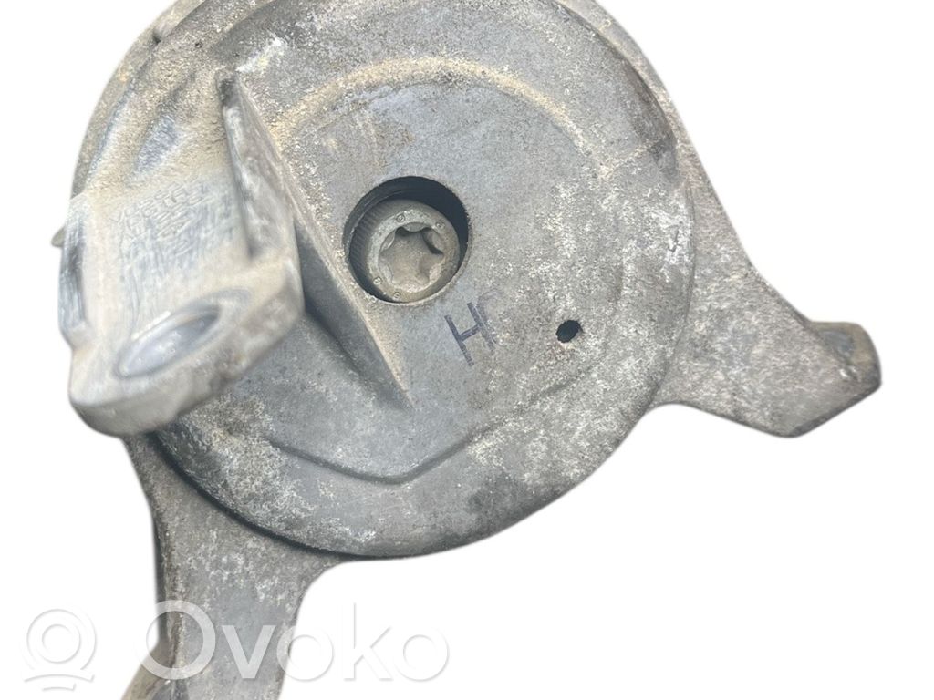 Opel Astra H Engine mount bracket 