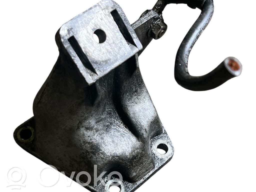 Engine mounting bracket   4B0199308