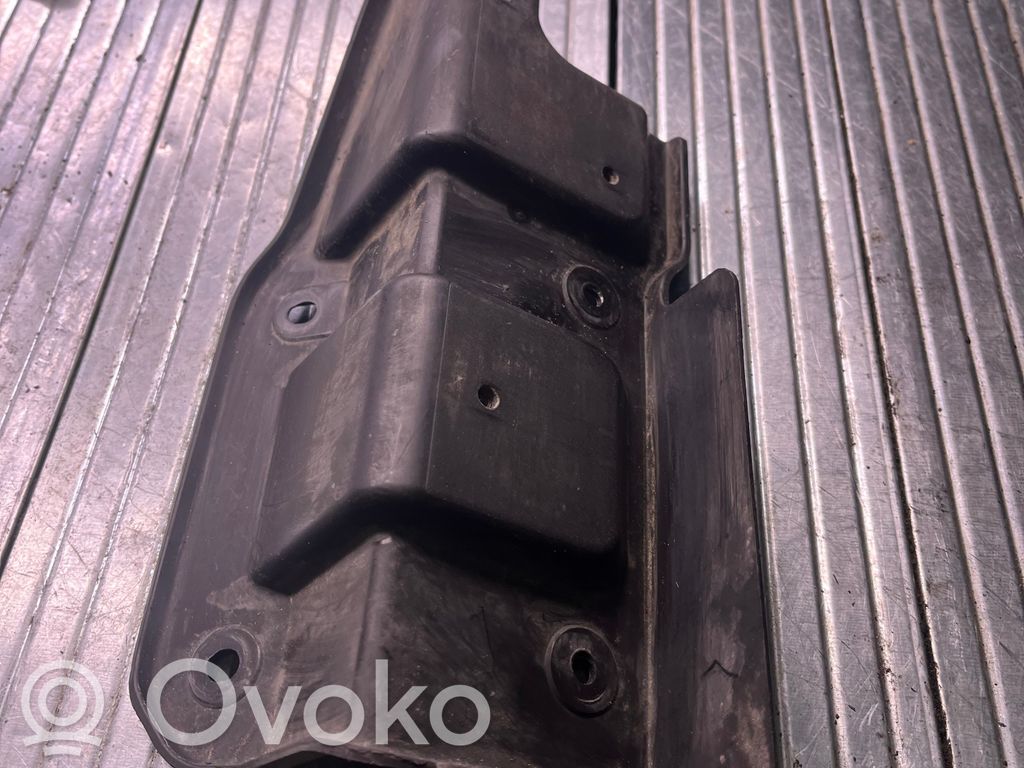 Toyota Corolla E120 E130 Uchwyt / Mocowanie zderzaka tylnego 