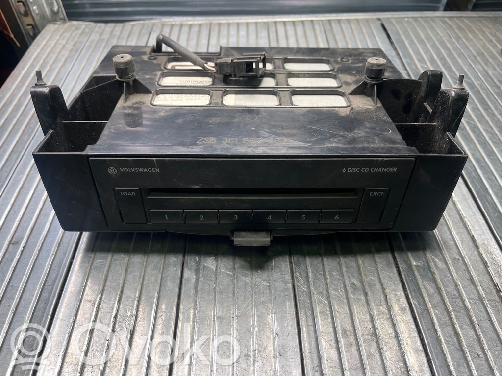 Volkswagen PASSAT B6 CD/DVD keitiklis 