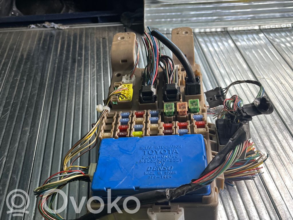 Toyota Corolla E120 E130 Fuse module 