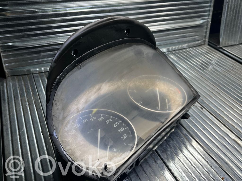 Speedometer (instrument cluster)   9187344,62109316127