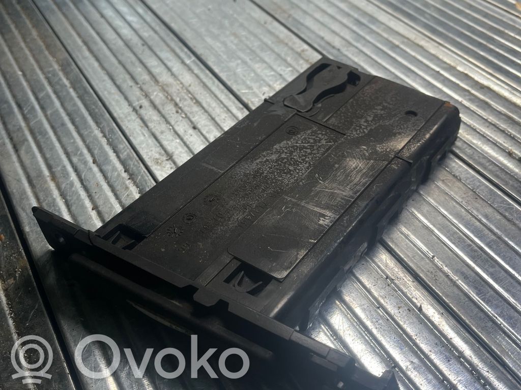 BMW 3 E92 E93 Держатель чашки 