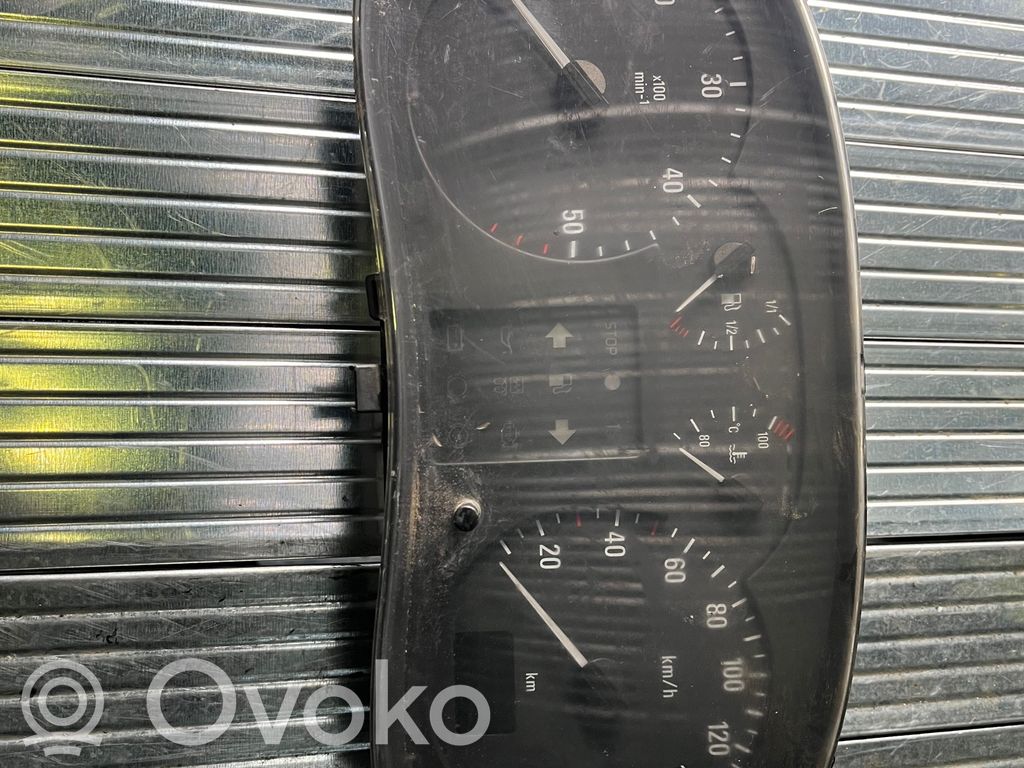 Nissan Interstar Speedometer (instrument cluster) 