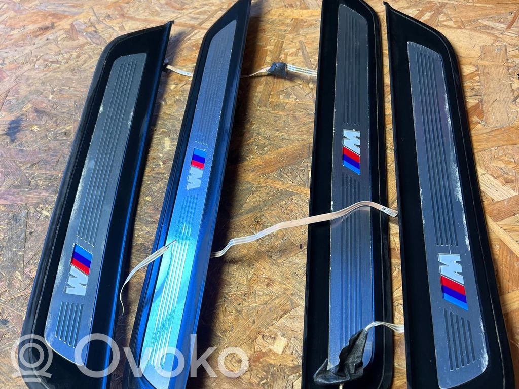 BMW M5 F90 Etukynnys (korin osa) 