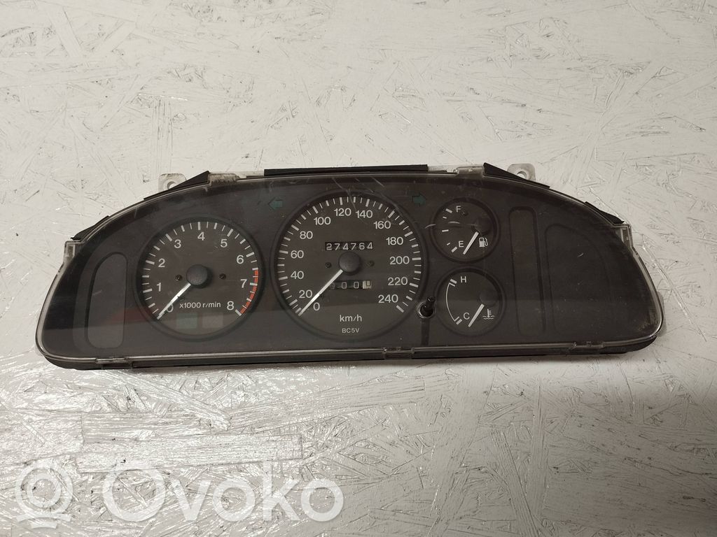 Mazda 323 F Vitezometru (grup de instrumente) 