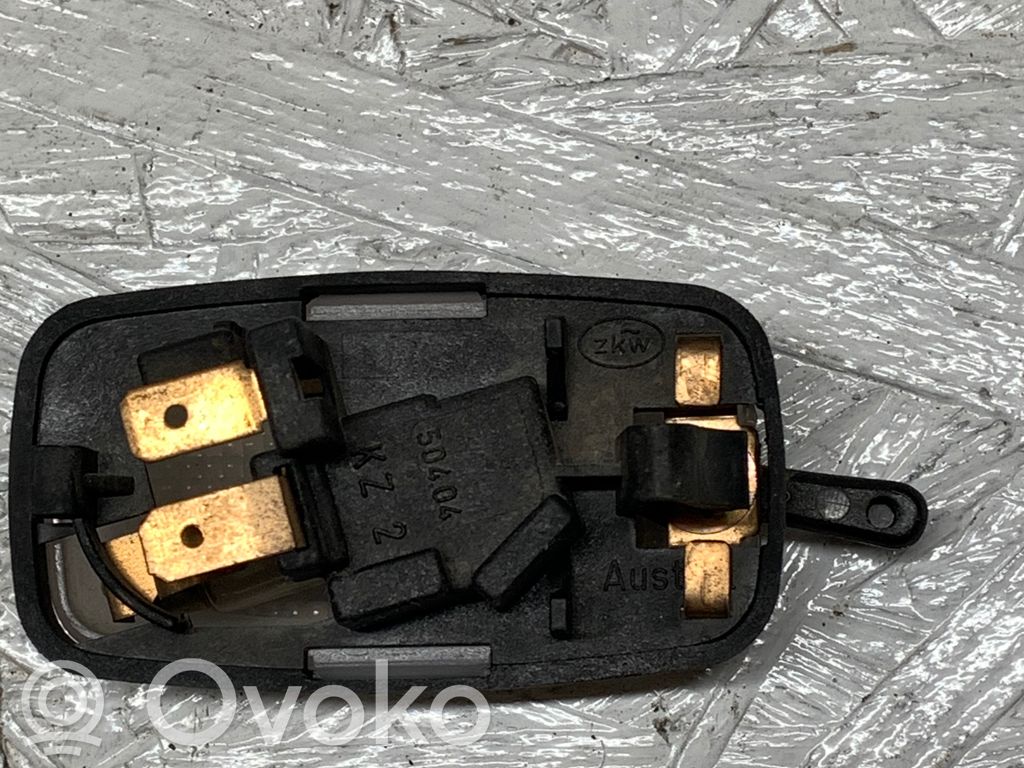 Mazda 323 Éclairage lumière plafonnier avant 