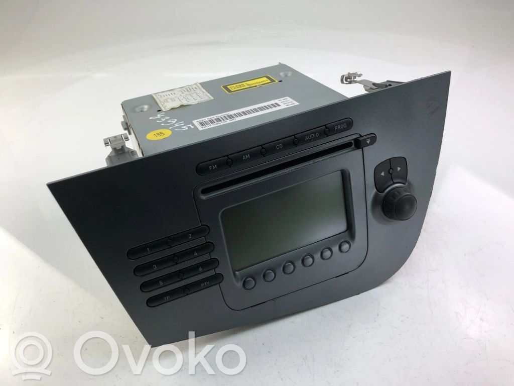 Seat Leon (1P) Panel / Radioodtwarzacz CD/DVD/GPS 