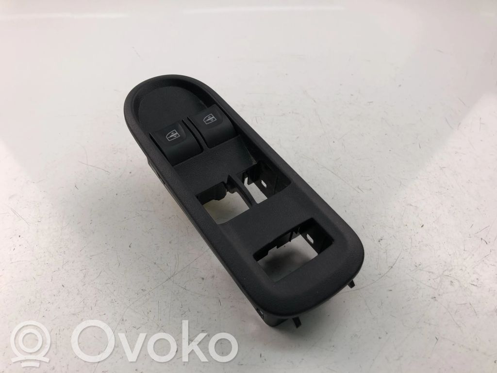 Dacia Logan I Electric window control switch 