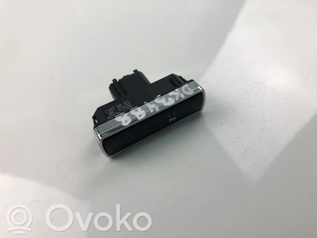 Botón interruptor de luz de peligro   BS7T2C418AB