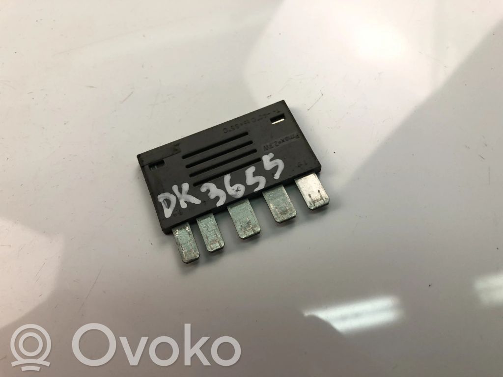 Volvo V70 Cita veida releji 
