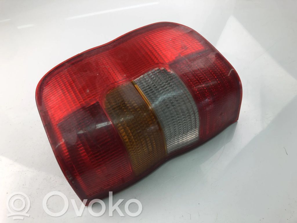 Opel Corsa C Takaluukun takavalot 