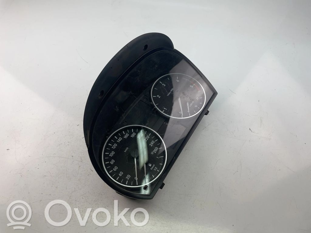 Geschwindigkeitsmesser Cockpit   9122602