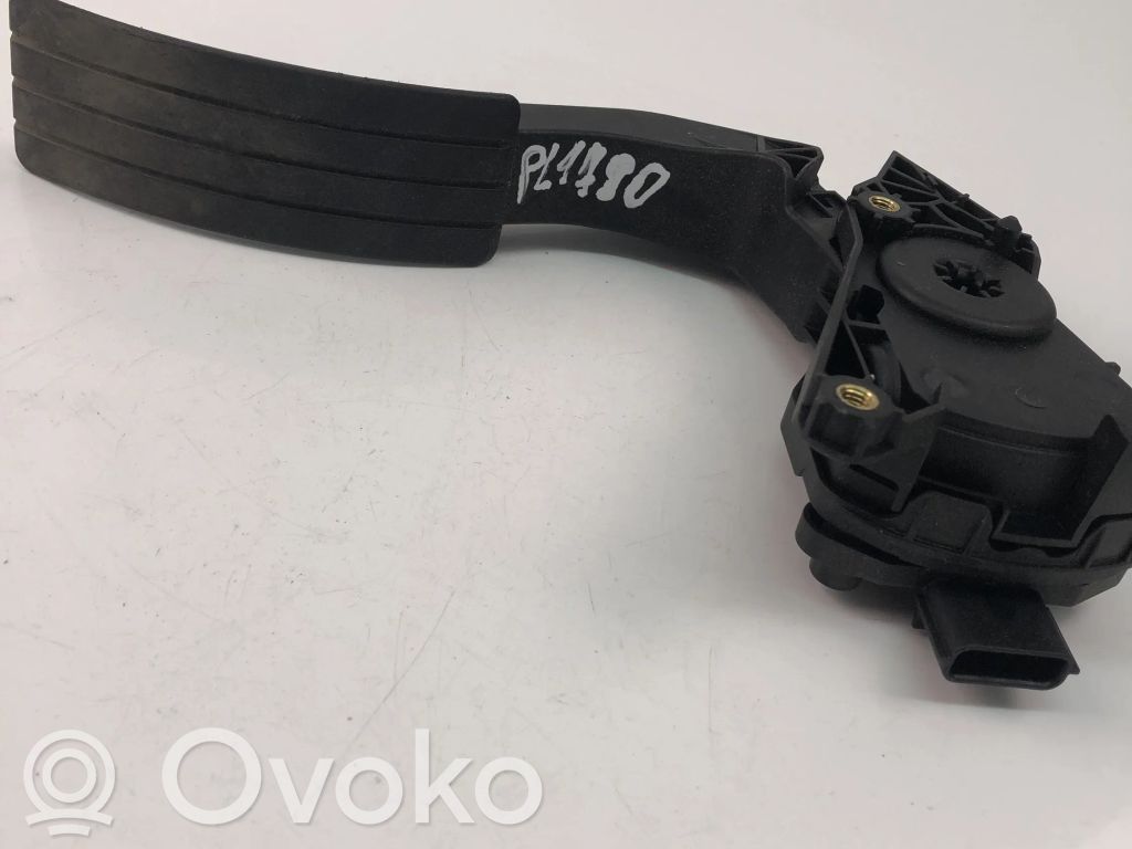 Renault Clio IV Halterung Gaspedal 