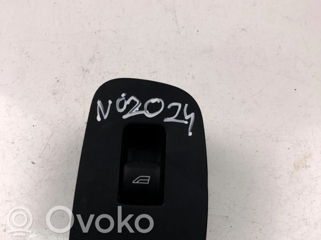 Electric window control switch   83284001