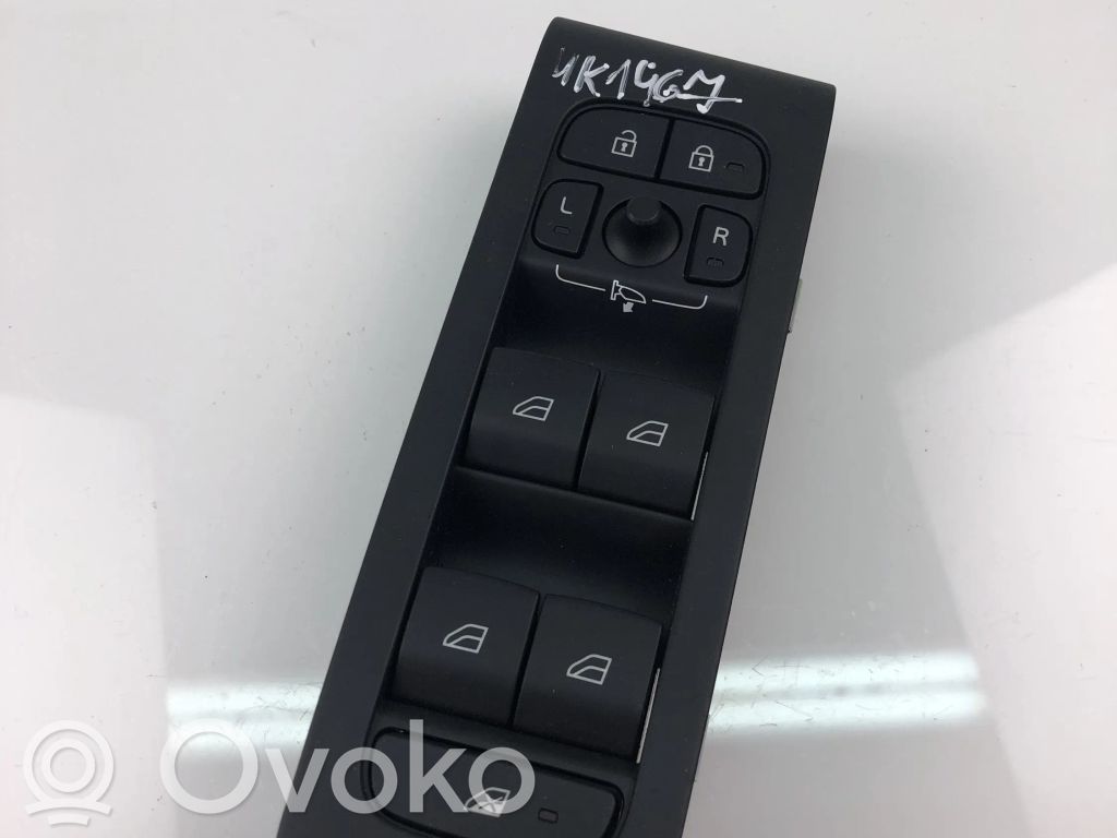 Volvo XC40 Electric window control switch 