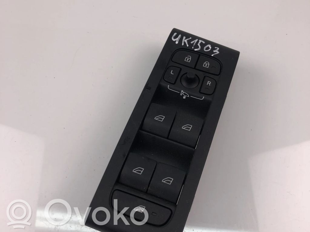 Volvo XC40 Electric window control switch 