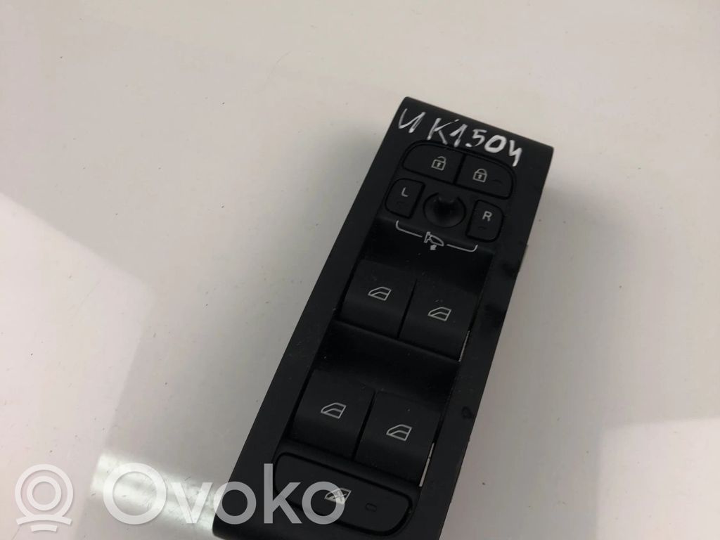 Volvo XC40 Electric window control switch 
