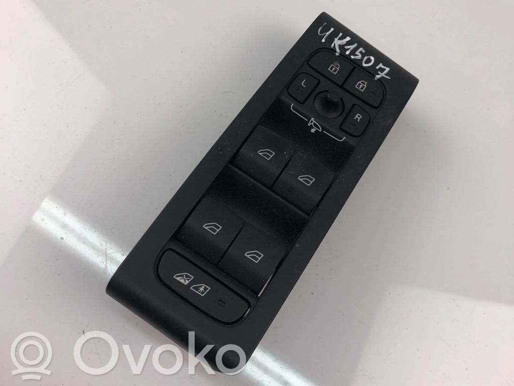 Volvo XC40 Electric window control switch 
