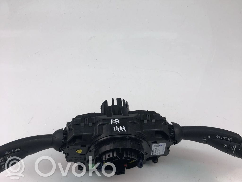 Volvo XC40 Palanca de intermitentes 
