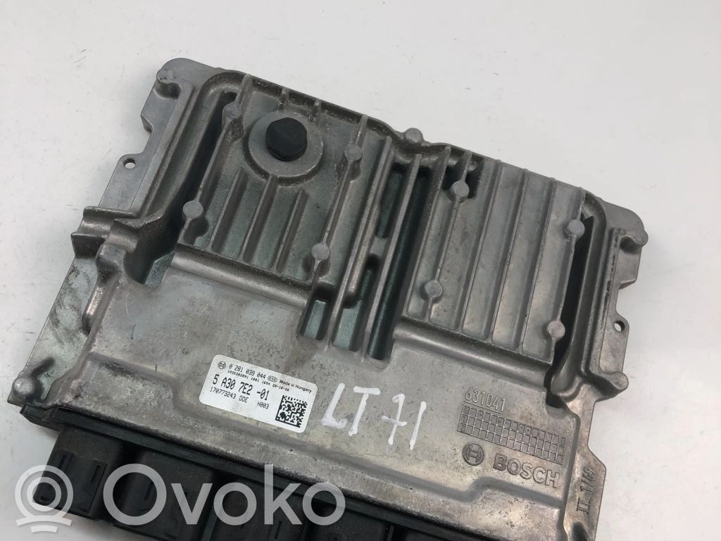 BMW 5 G30 G31 G38 Engine control unit/module ECU 