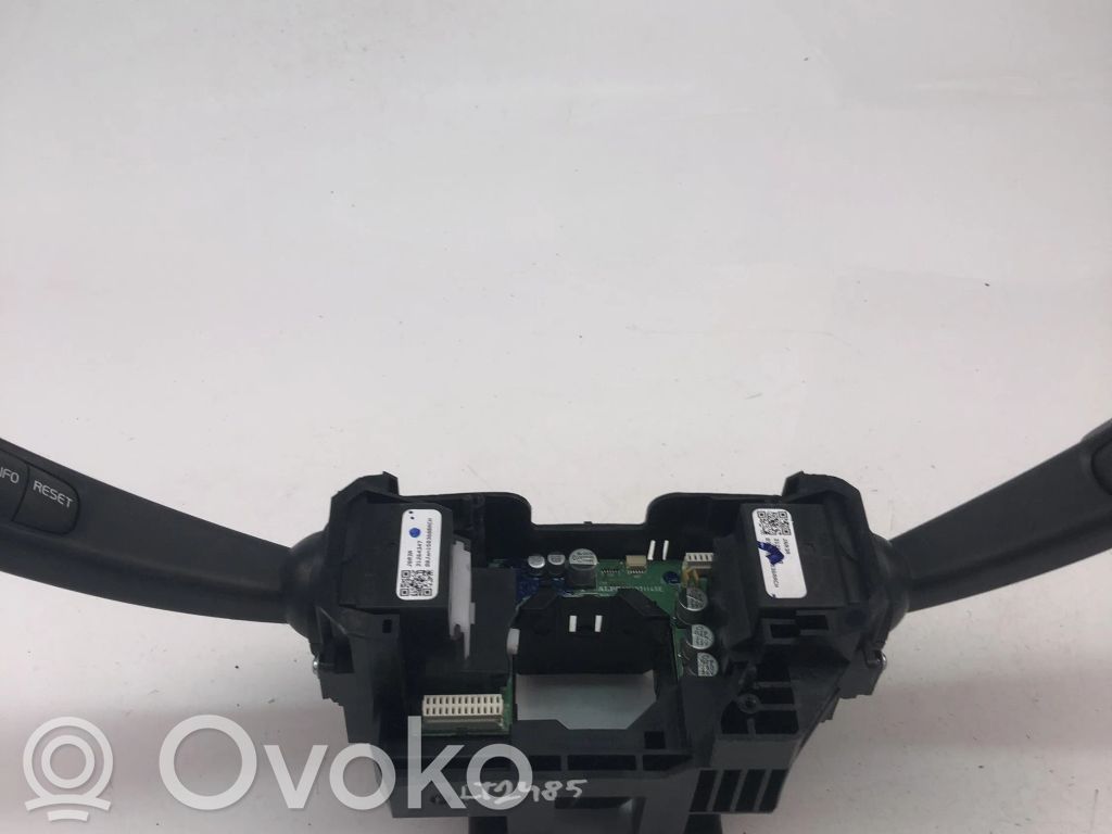 Volvo V70 Wiper turn signal indicator stalk/switch 