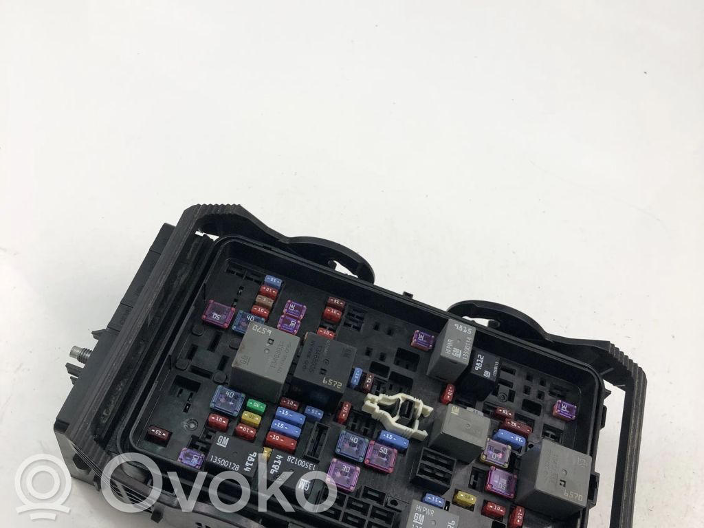 Opel Insignia B Fuse box set 