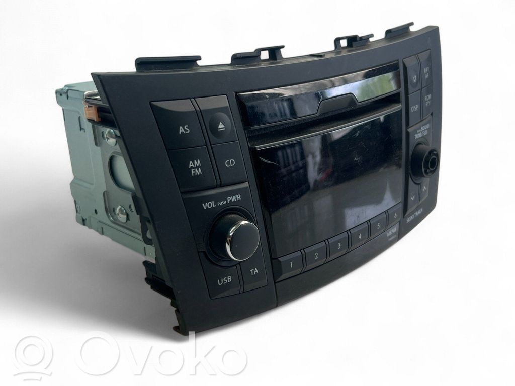 Suzuki Swift II Panel / Radioodtwarzacz CD/DVD/GPS 