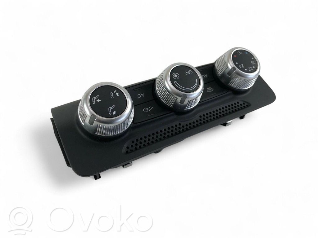 Audi A1 Interior fan control switch 