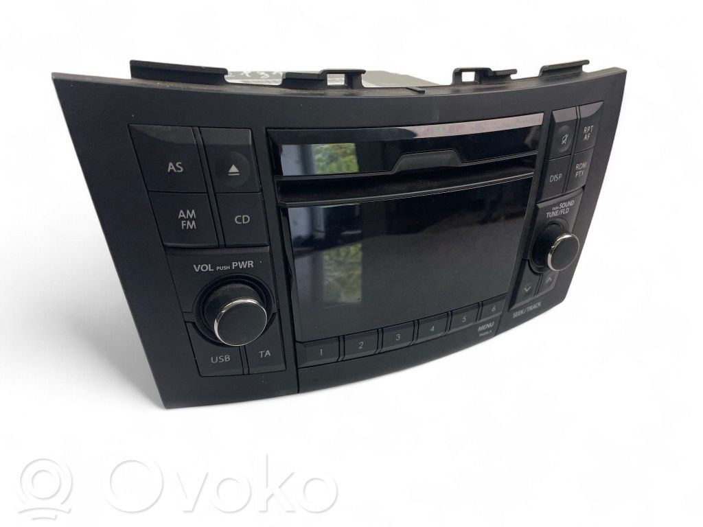 Panel / Radioodtwarzacz CD/DVD/GPS   3910168LA0