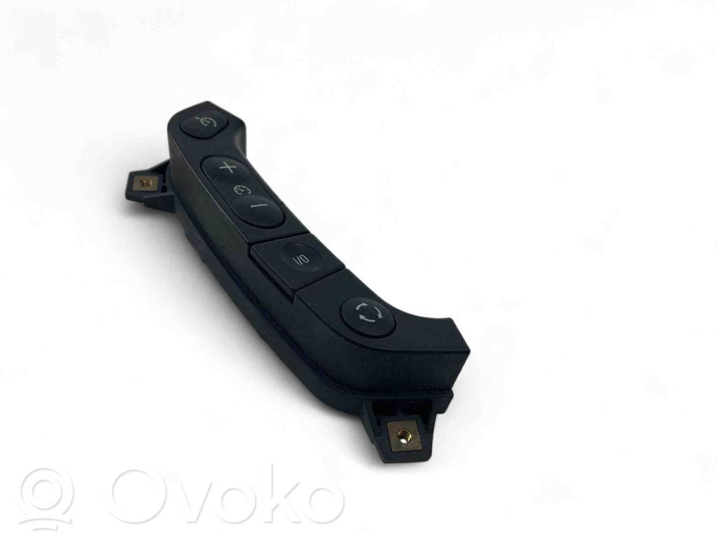 BMW 7 E38 Steering wheel buttons/switches 