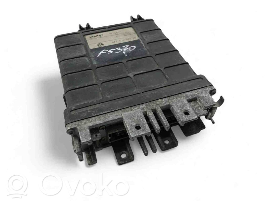 Volkswagen PASSAT B4 Engine control unit/module ECU 
