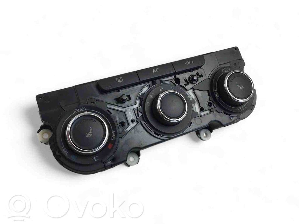Skoda Octavia Mk2 (1Z) Przełącznik / Włącznik nawiewu dmuchawy 