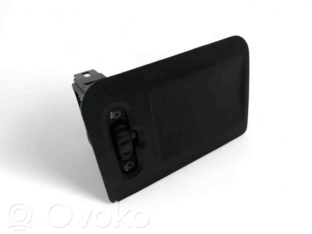 Headlight level height control switch   8200069068