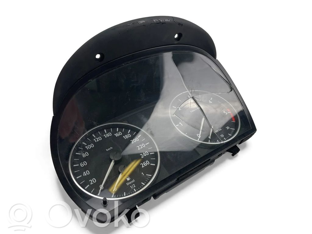 Geschwindigkeitsmesser Cockpit   1025350