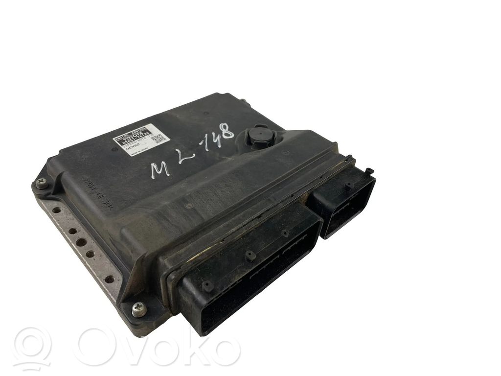 Lexus CT 200H Engine control unit/module 