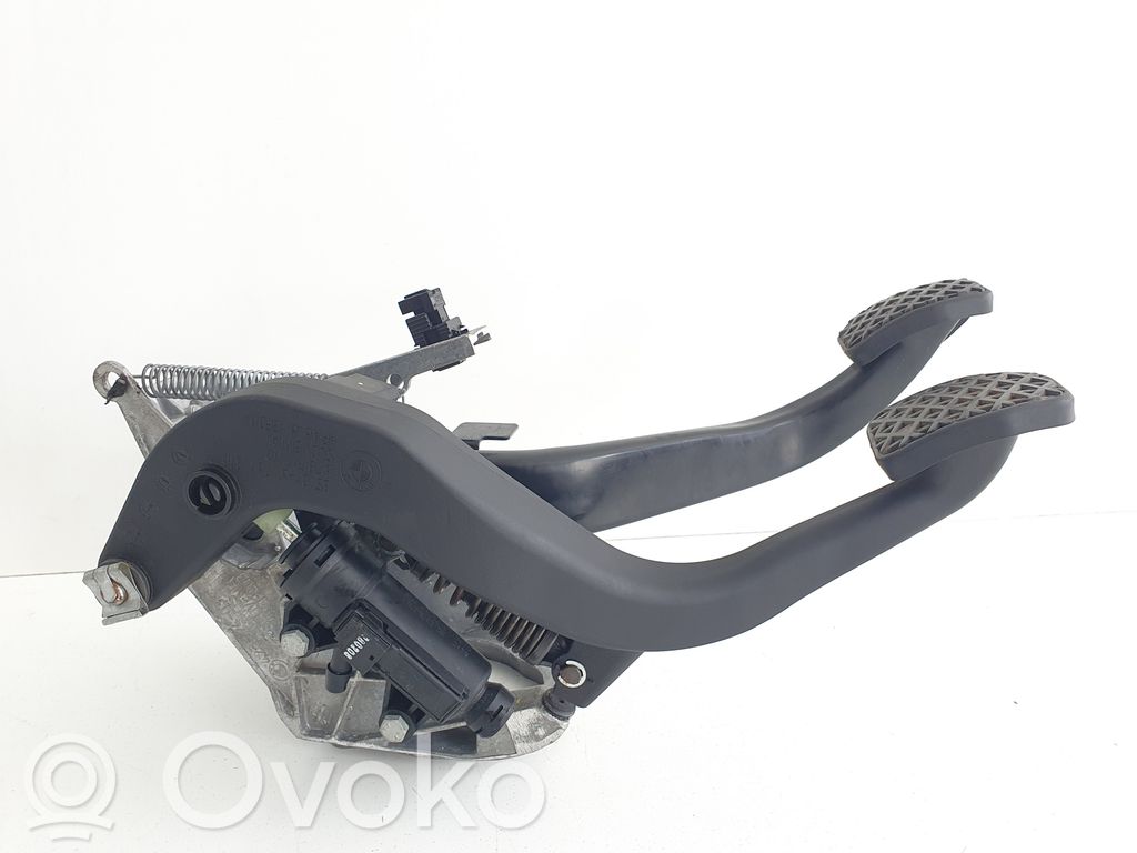 BMW 3 E90 E91 Pedal assembly 