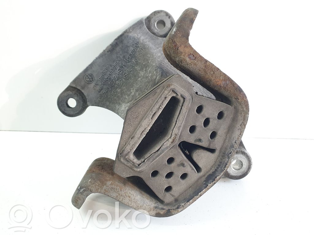 Volkswagen Transporter - Caravelle T5 Gearbox mounting bracket 