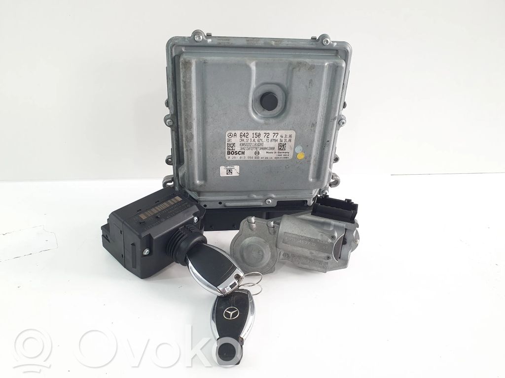 Mercedes-Benz E W211 Engine ECU kit and lock set 